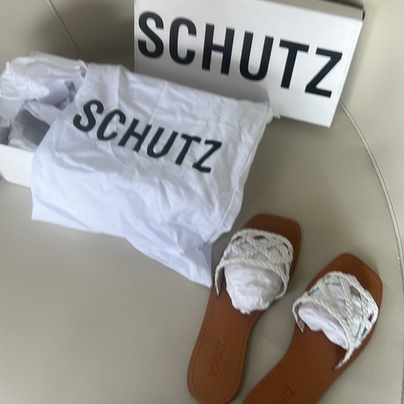 NWT (SCHUTZ) New inbox ladies slippers size 7.5 - Picture 3 of 11